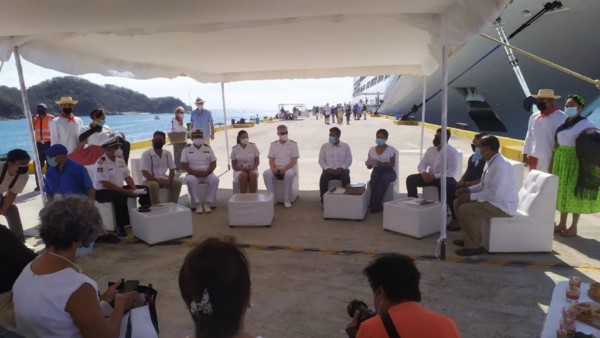 Realizan los SSO acciones de vigilancia sanitaria, tras arribo de cruceros a Bahías de Huatulco