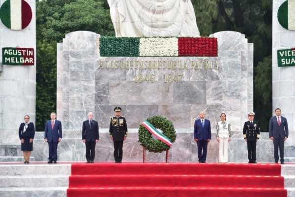 López Obrador encabezó la ceremonia por el 175 Aniversario de la Gesta Heroica de los Niños Héroes
