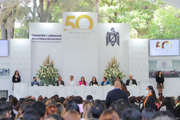 engalanó el evento del 50 aniversario del Centro Regional de Educación Normal de Aguascalientes