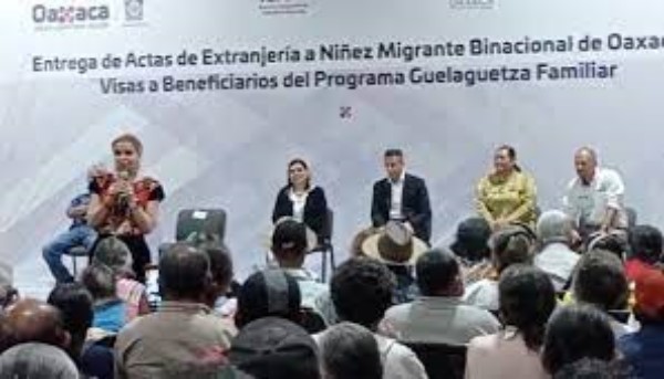 106 actas de extranjería y 106 visas a personas mayores de 60 años beneficiarios del programa Guelaguetza Familiar