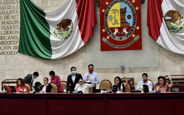 es el intercambio en un marco de respeto entre las diferentes culturas y etnias que existen no solo en Oaxaca, sino en el país y el mundo entero”