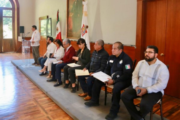 Obrador a Oaxaca, para evaluar los avances en las autopistas al Istmo y la Costa, y atender temas sociales.