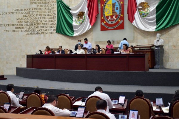 *Deberán presentarse ante la Presidencia de la Comisión en el Congreso de Oaxaca.