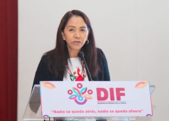 acercar los programas y servicios a la población