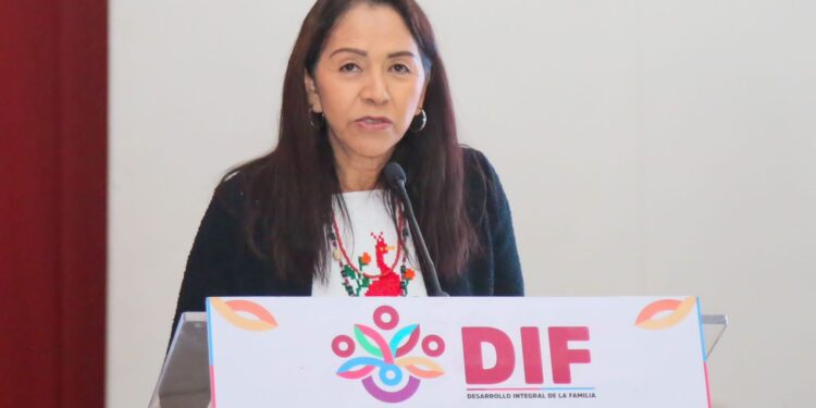 acercar los programas y servicios a la población