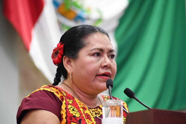 para evitar la desaparición de las lenguas maternas