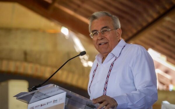 Adán Augusto López Hernández se comprometió a presentar la propuesta