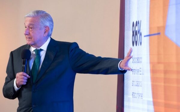 El trámite tiene un costo de 2 mil 500 pesos por cada vehículo.