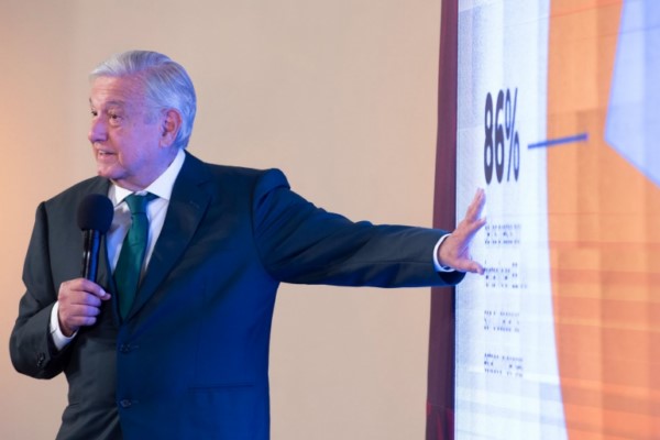 El trámite tiene un costo de 2 mil 500 pesos por cada vehículo.