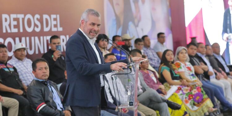 Presenta Bedolla Decálogo para la administración pública en autogobiernos indígenas