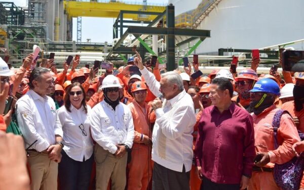 para producir más gasolinas con menos contaminación