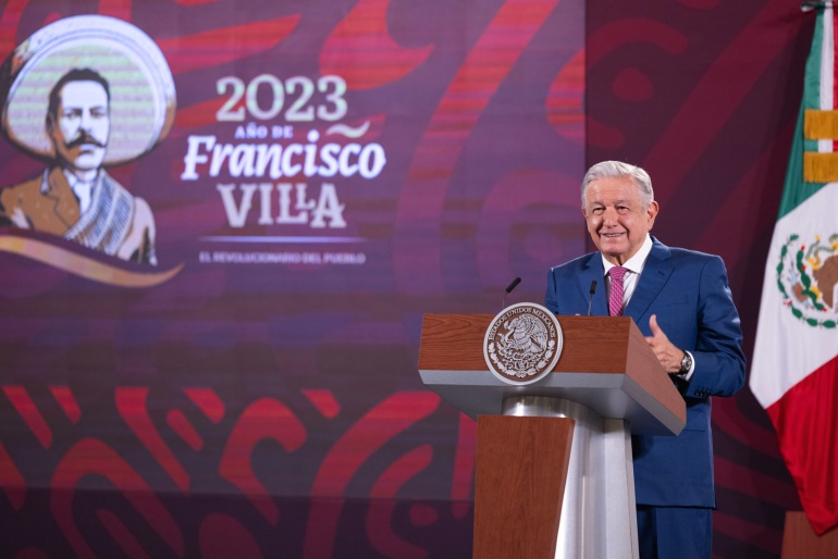 atiende las demandas de maestras y maestros.