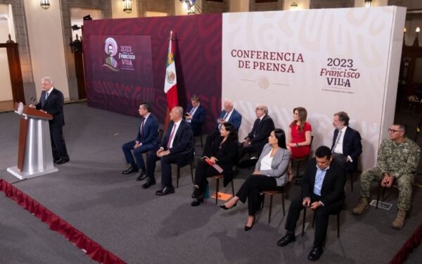 migrantes centroamericanos trabajen legalmente en México en obras públicas