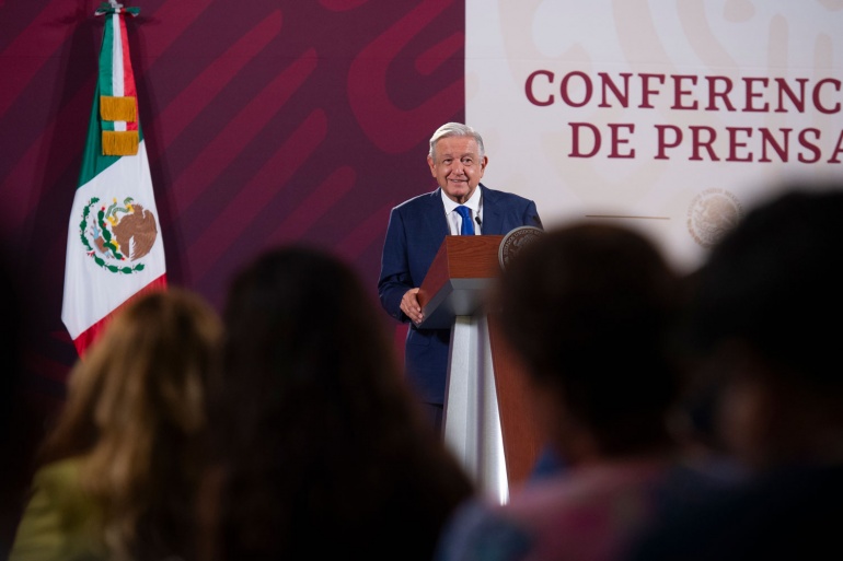 informa con oportunidad y veracidad a la población, por lo que llamó a no caer en el alarmismo.