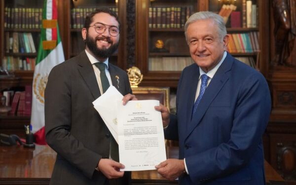 Palacio Nacional las cartas credenciales de siete embajadores designados.