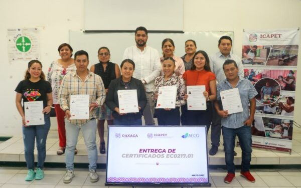 ocho certificados de competencia laboral de la actual administración estatal