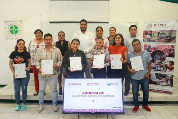 ocho certificados de competencia laboral de la actual administración estatal