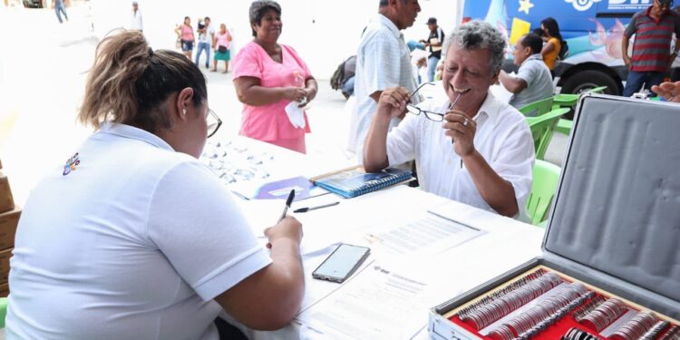 ·         Acerca servicios médicos, odontológicos, entrega de lentes de vista cansada