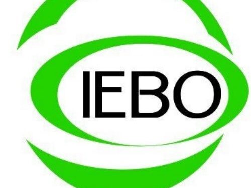 estudiantes participan en el Sexto Concurso de Poesía en Lengua Materna