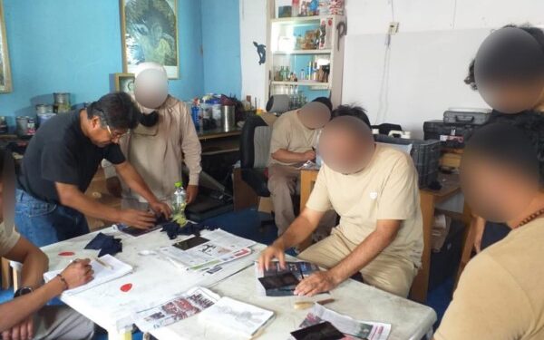     Concluyen talleres de “Grabado en metal” y “Teñido natural” impartidos por el IAGO