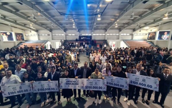 Apoyan cinco municipios movilidad internacional de la UTSJR