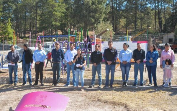 Entrega Bien Común equipamiento para parque a comunidad El Pinito en Guadalupe y Calvo