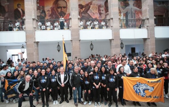 está conformado por 110 universitarios, entre atletas y entrenadores