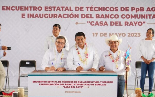 firmaron un convenio para abatir el hambre y rezago