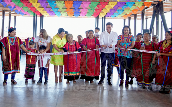 podrán adquirir textiles, piezas de barro negro y rojo, alebrijes, mezcal, entre otros artículos