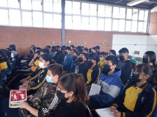 Instituto Coahuilense de las Mujeres brinda plática en Secundaria de Saltillo