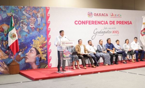        Se trata de 75 hombres y mujeres originarios de su comunidad,