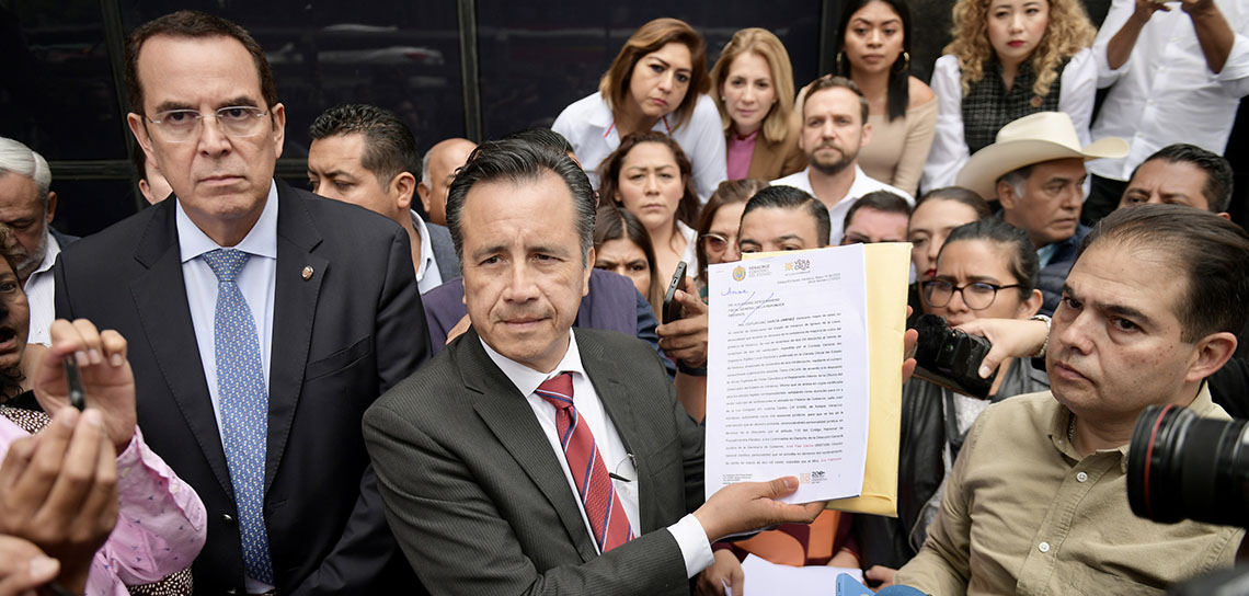 Gobernador de Veracruz denuncia ante la FGR a jueces que ampararon construcción de la Torre Centro