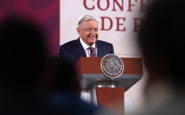 este proyecto, dijo, es dotar de agua limpia a 1.6 millones de pobladores