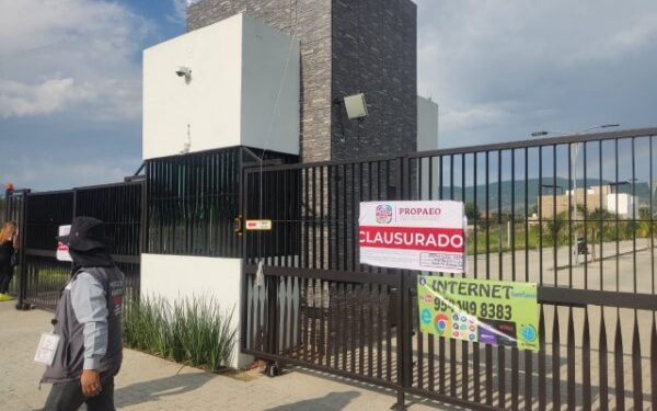 sanción a la empresa, la cual ignoró al seguir construyendo viviendas