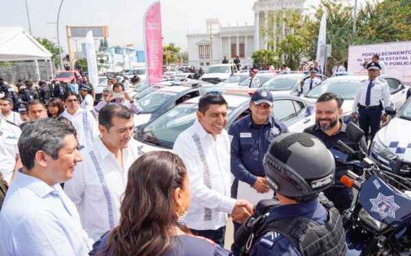 señaló que esta flotilla fortalecerá las labores de vigilancia