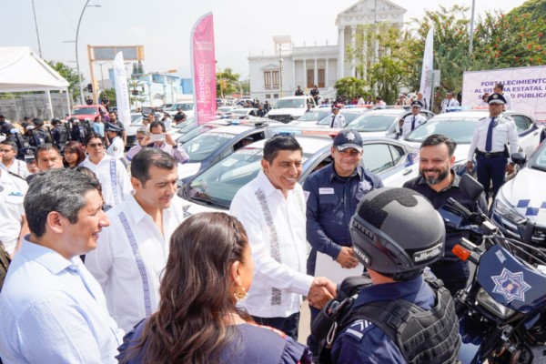 señaló que esta flotilla fortalecerá las labores de vigilancia