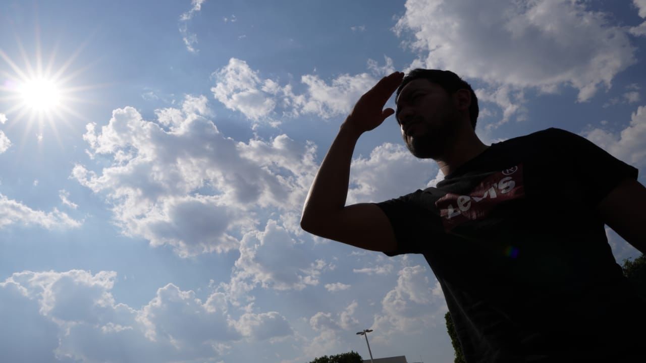         Mantenerse hidratados, evitar la exposición al sol por periodos prolongados