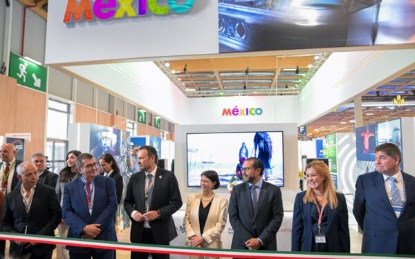 arribó a Francia para promover al estado y concretar la ampliación de inversiones