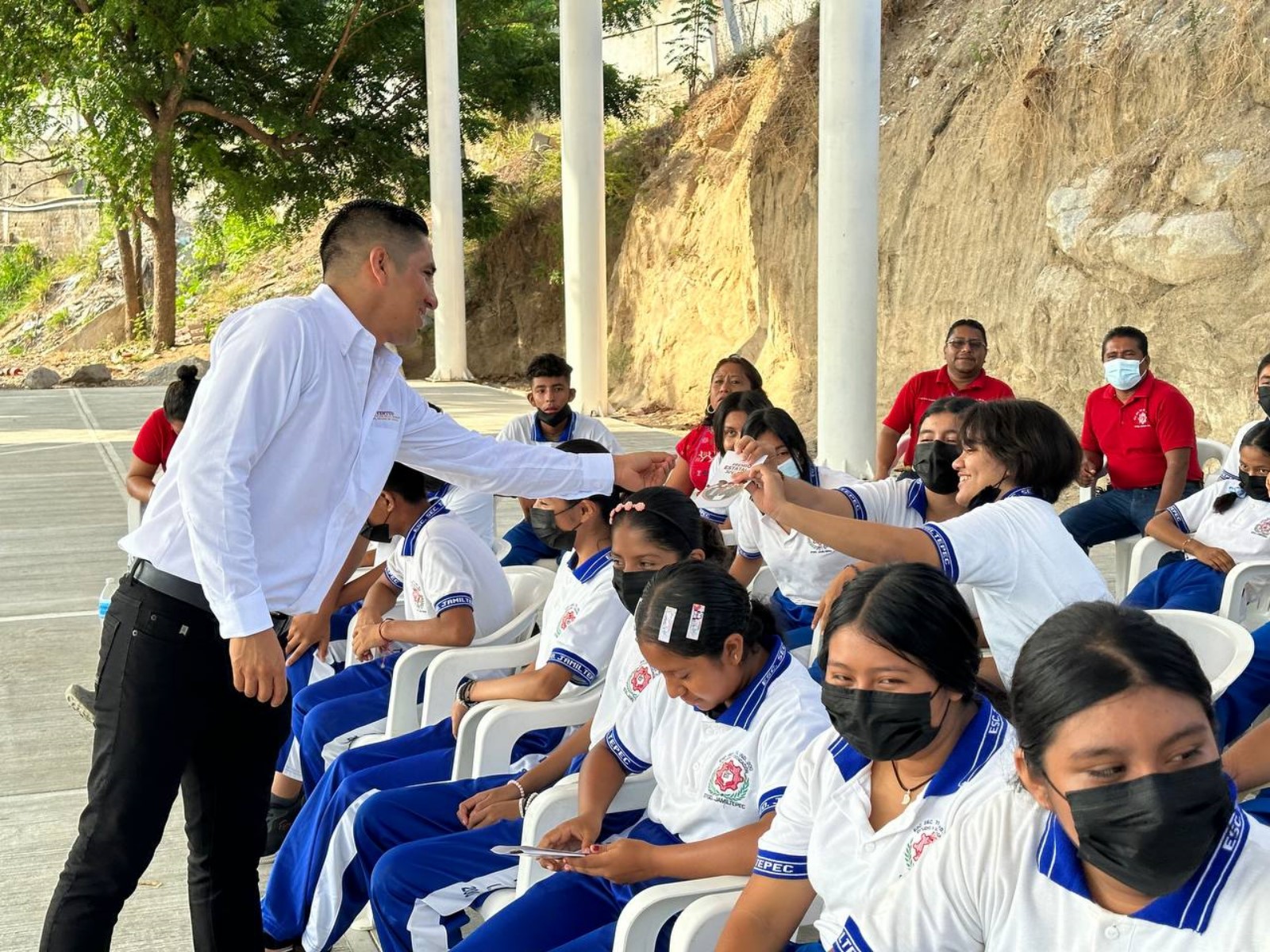 busca fomentar la participación y el reconocimiento de la juventud en las ocho regiones