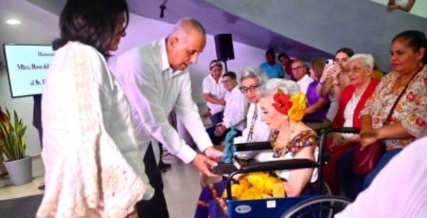 personajes que sirvieron de modelaje para la escultura del tradicional zapateo