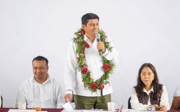 entregó más de 25 millones de pesos en apoyos a San Miguel Huautepec para reducir la brecha de desigualdad