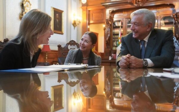 con la asesora de Seguridad Nacional de la Casa Blanca, Elizabeth Sherwood-Randall.