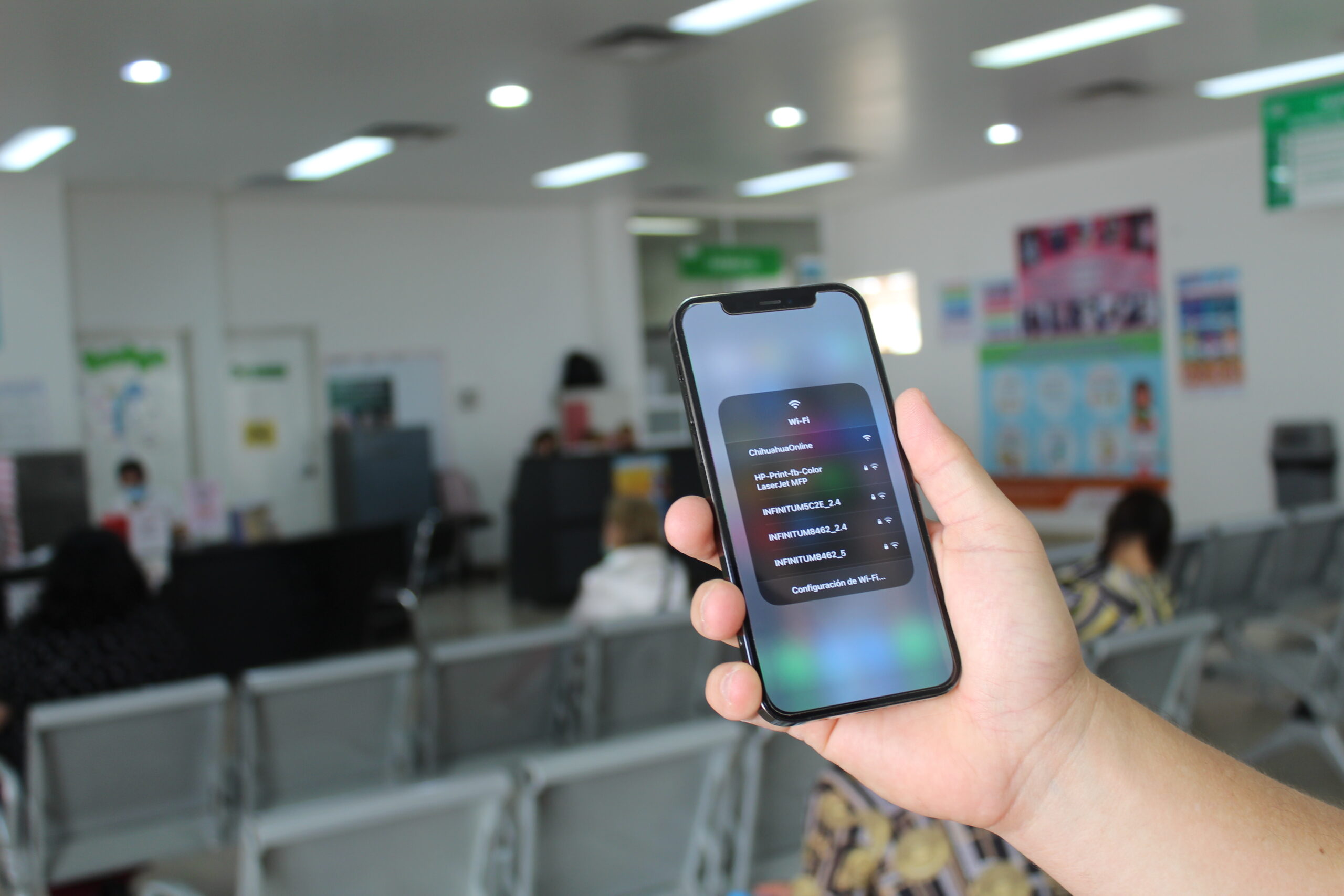 puntos de conexión, pacientes y visitantes pueden mantenerse comunicados las 24 horas del día