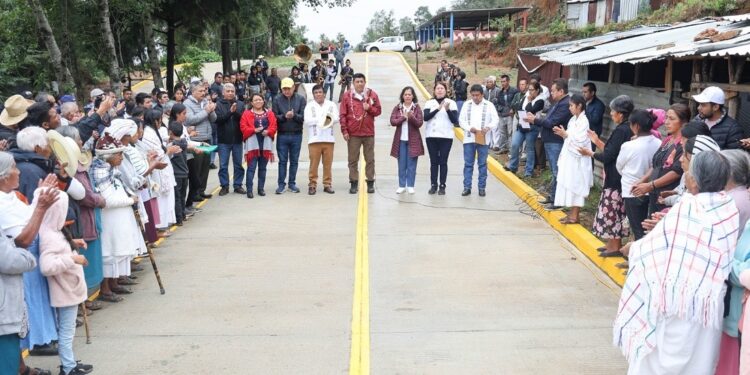 señaló que esta importante obra mejora la accesibilidad de locales, visitantes y peregrinos