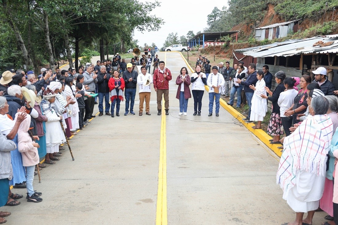 señaló que esta importante obra mejora la accesibilidad de locales, visitantes y peregrinos