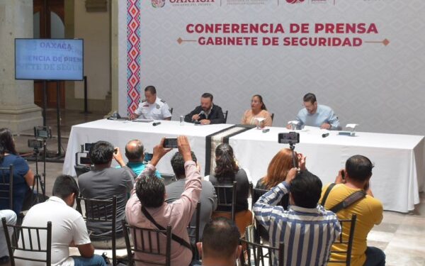 “Cuélgale a la extorsión, córtale a la extorsión”,