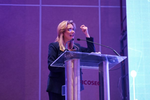 transparencia a las estrategias en materia de seguridad, y permitirá la participación ciudadana en el combate y prevención del delito