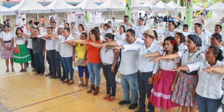atestigua instalación y toma protesta a integrantes de tres Consejos Municipales