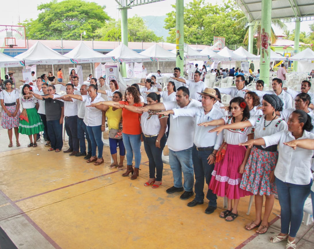 atestigua instalación y toma protesta a integrantes de tres Consejos Municipales