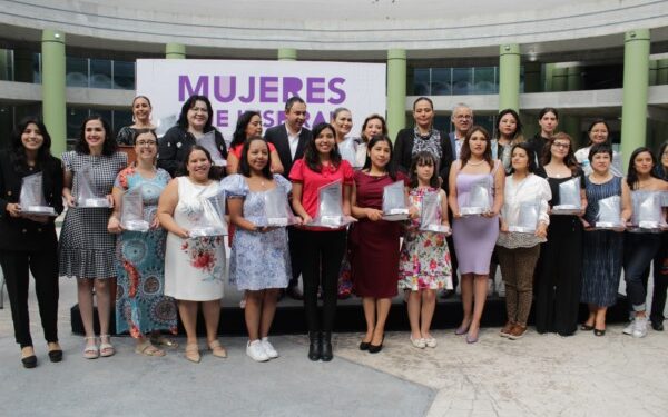 exposición fotográfica “Mujeres que inspiran edición 2023”